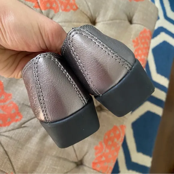 💎 TLC SILVER BLACK METTALIC CUT OUT SHOES!