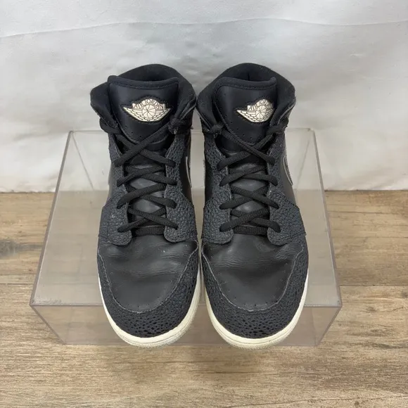 2013 Nike Air Jordan Retro 1 86 White/Black Youth Shoes Size 7 Youth (Wide)