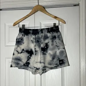 Alo Yoga Highwaist Short Tie Dye Small