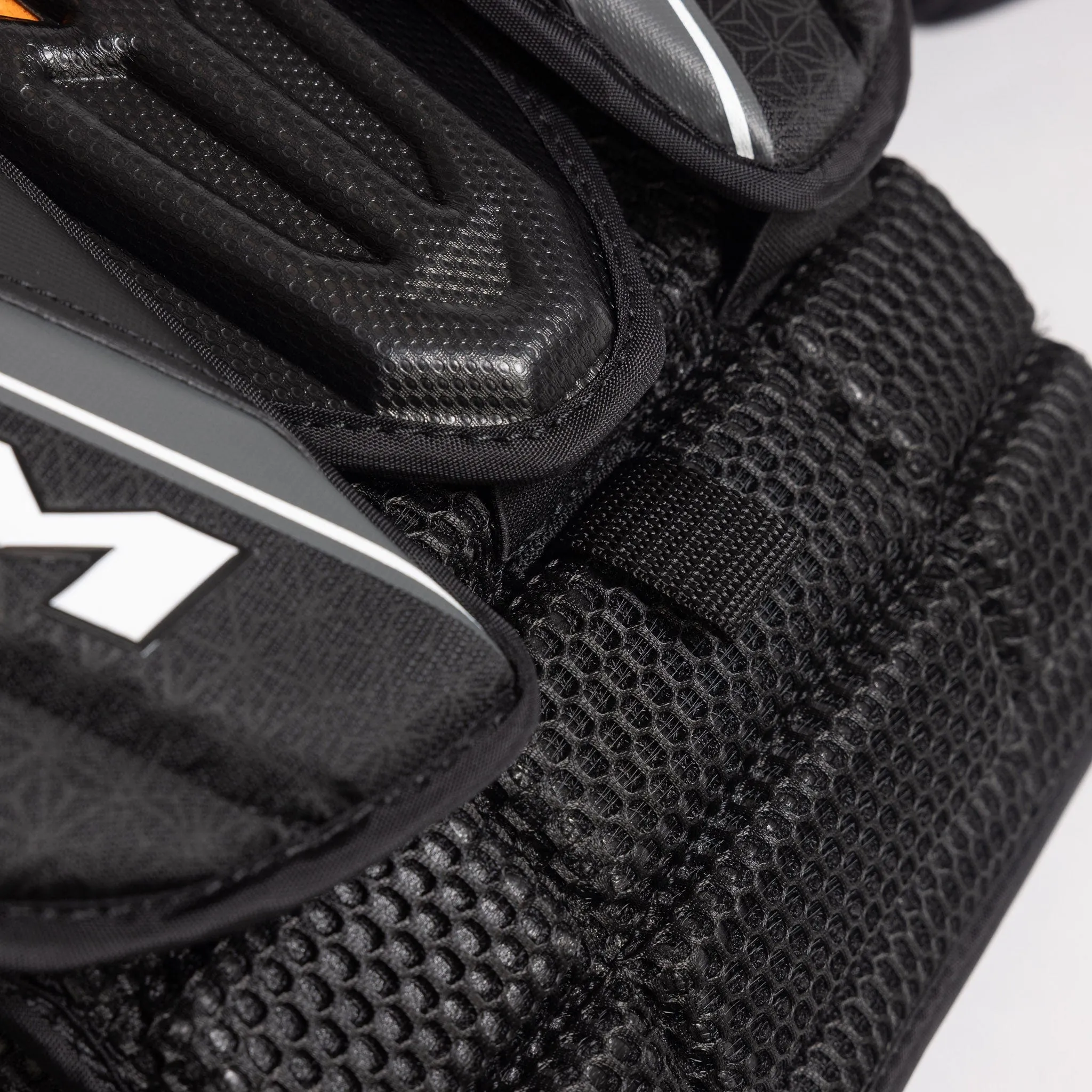 CCM Extreme Flex 6 Intermediate Chest & Arm Protector - Source Exclusive