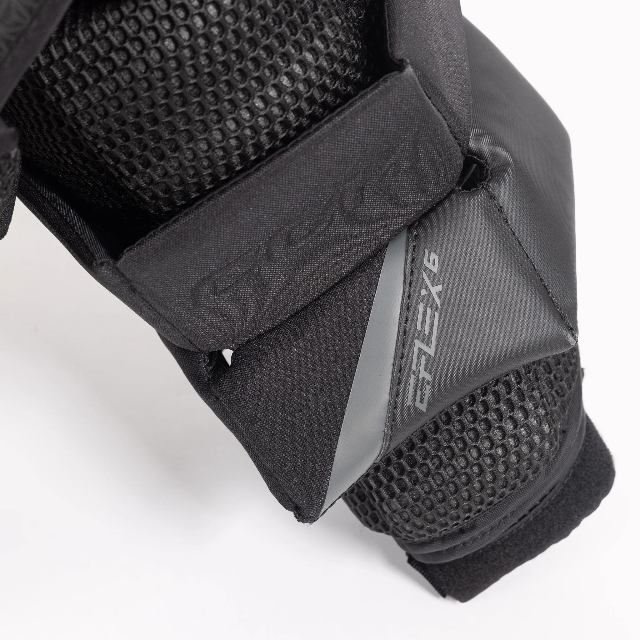 CCM Extreme Flex 6 Intermediate Chest & Arm Protector - Source Exclusive
