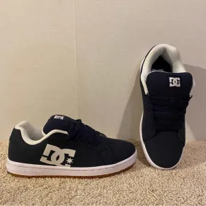 DC Gaveler men’s skate shoes Navy &amp; white