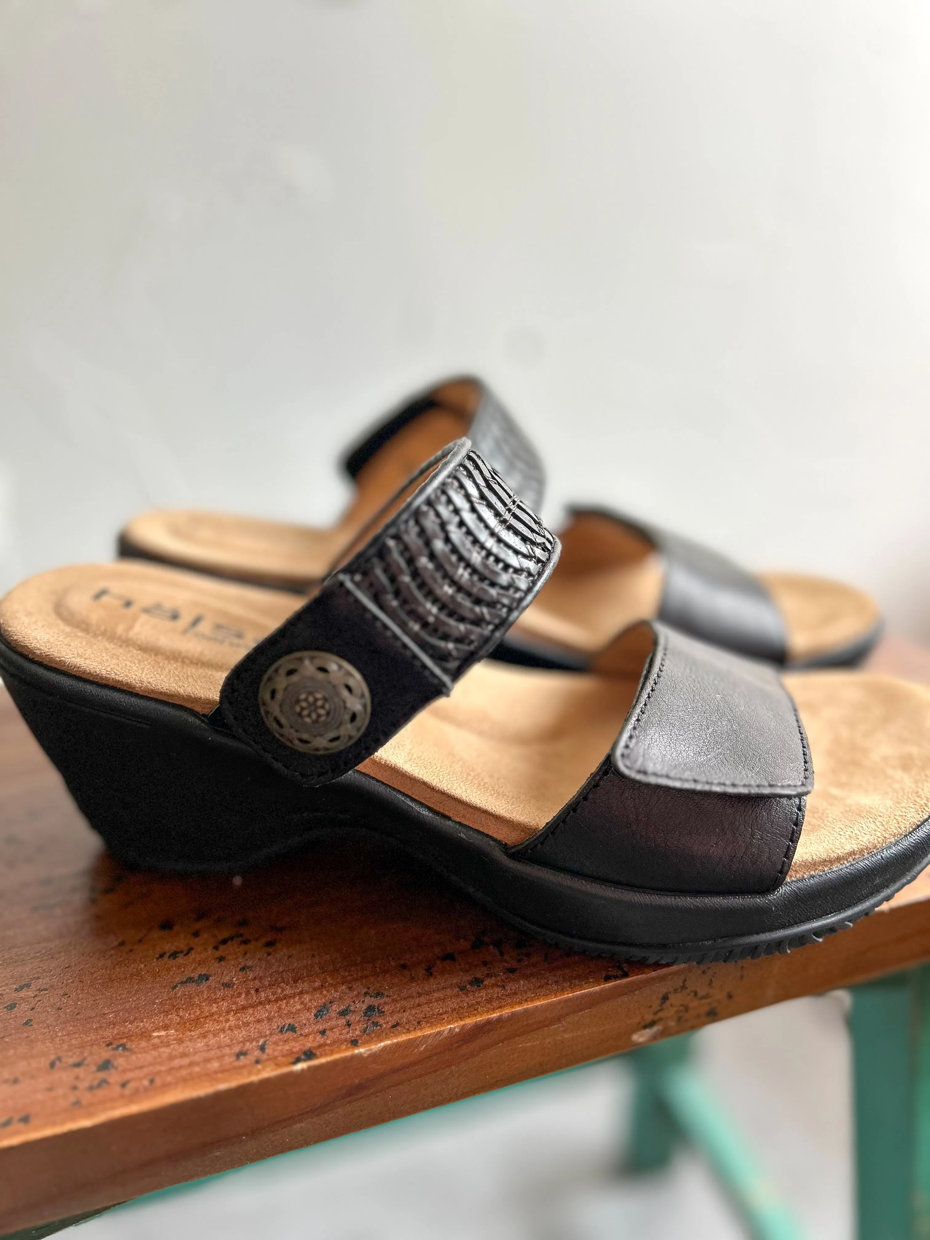Delilah | Black