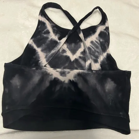 Electric &amp; Rose Onyx Cloud Chevron Crop Sports Bra | black tie dye