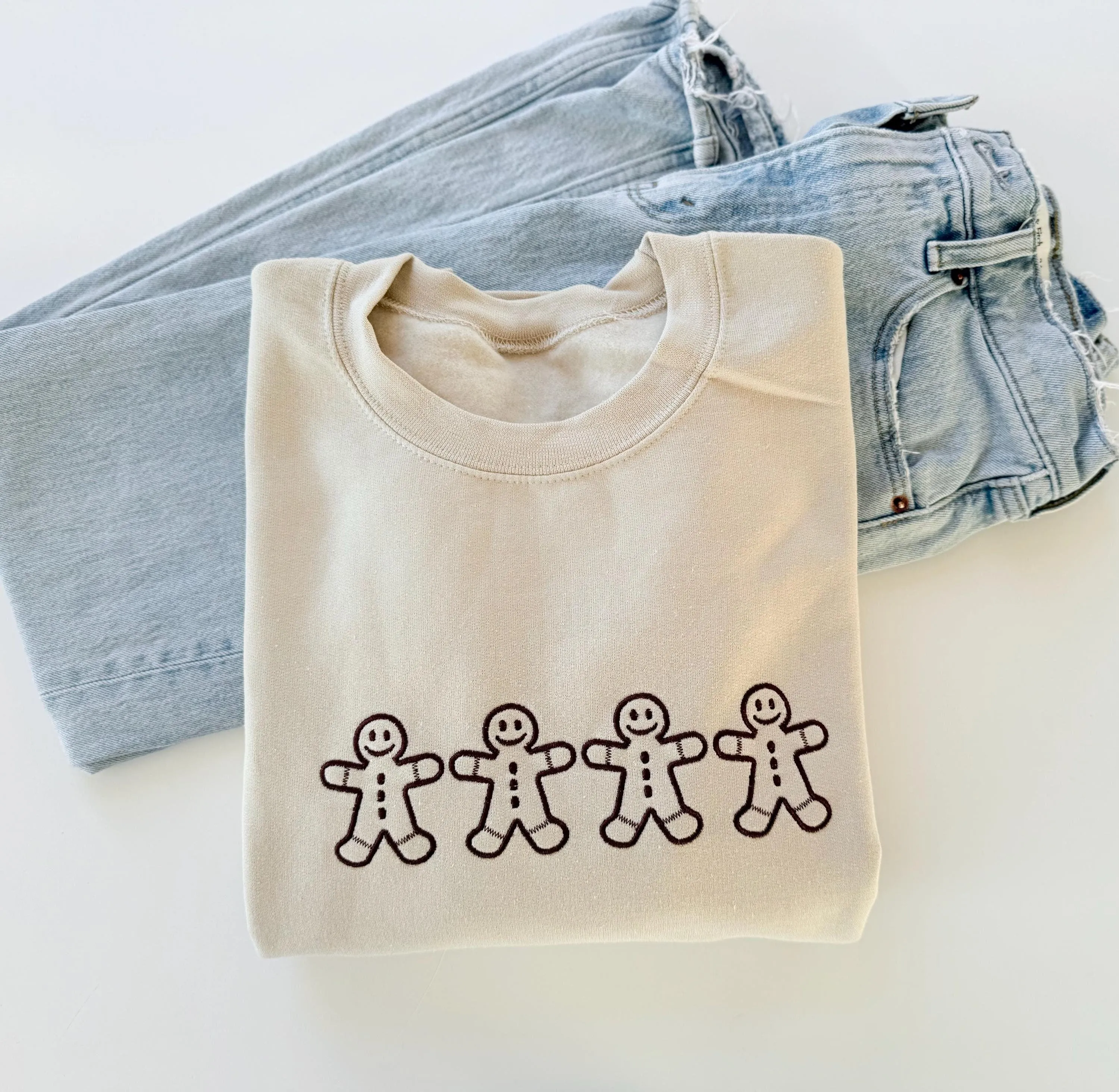 Embroidered Gingerbread Men Christmas Sweatshirt for Women – Festive Holiday Baking Sweater