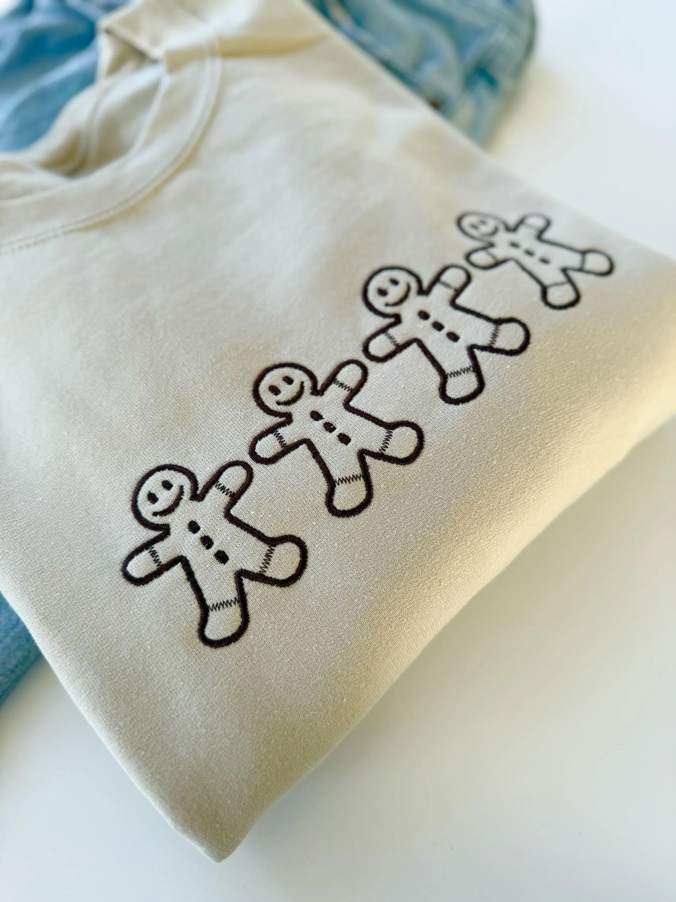 Embroidered Gingerbread Men Christmas Sweatshirt for Women – Festive Holiday Baking Sweater