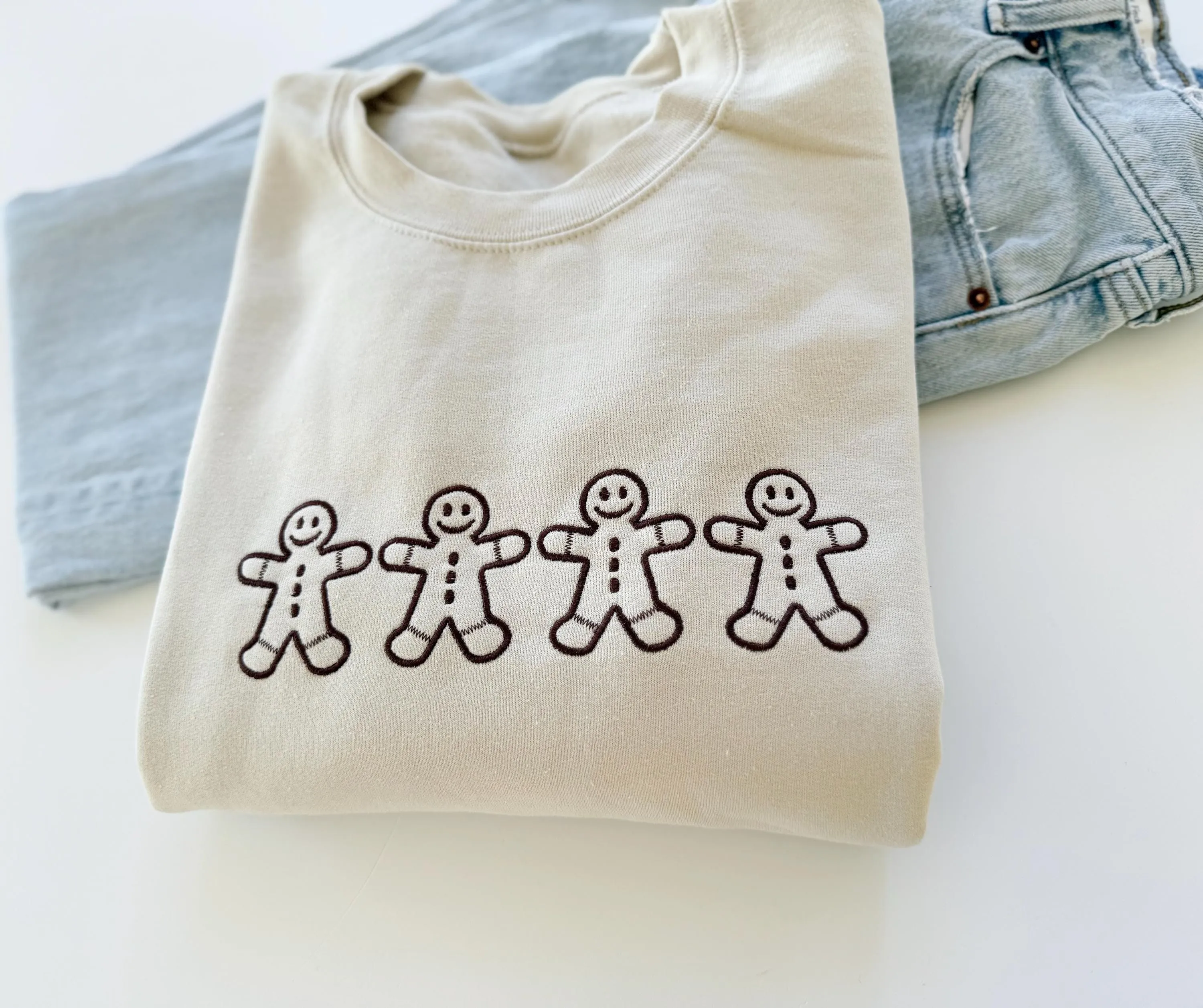 Embroidered Gingerbread Men Christmas Sweatshirt for Women – Festive Holiday Baking Sweater