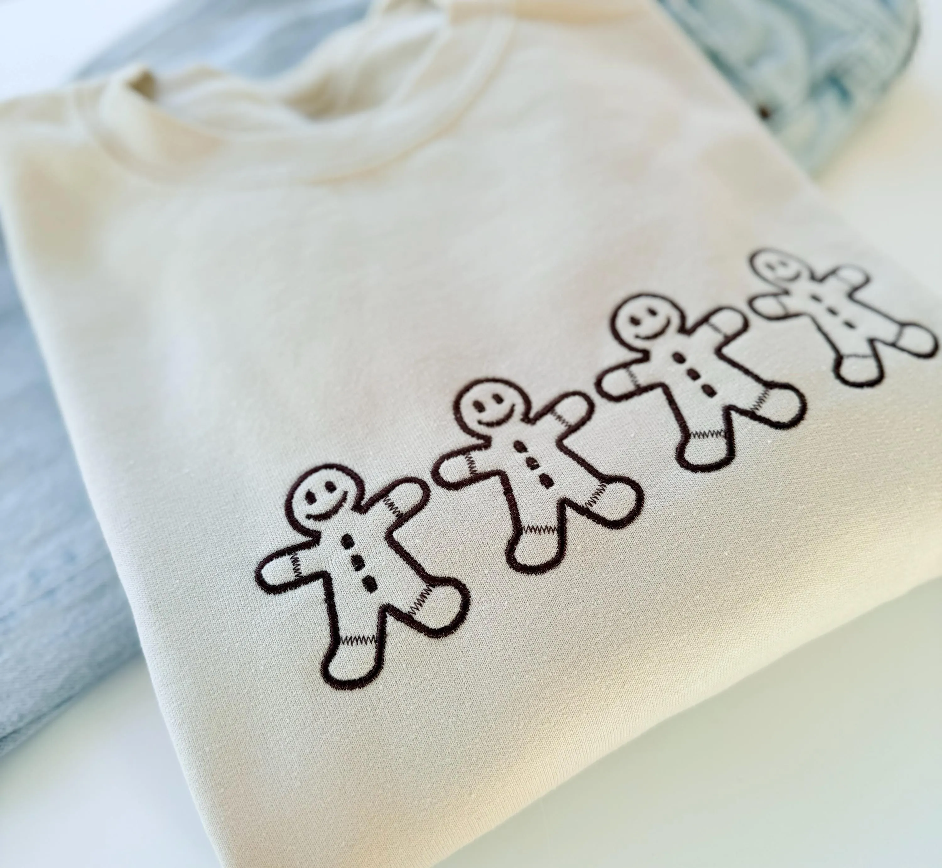 Embroidered Gingerbread Men Christmas Sweatshirt for Women – Festive Holiday Baking Sweater