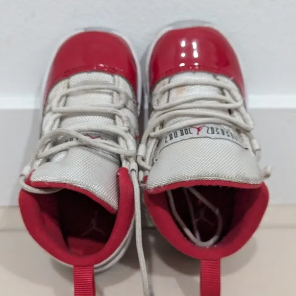 Nike Air Jordan 11 Retro Cherry Boys Athletic Shoes Sneakers 378040-116 - Sz 7 C
