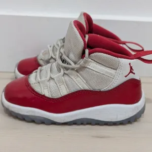 Nike Air Jordan 11 Retro Cherry Boys Athletic Shoes Sneakers 378040-116 - Sz 7 C