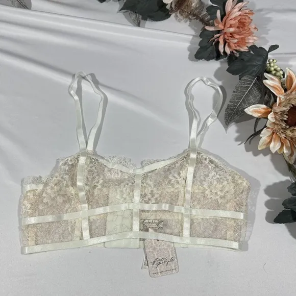 NWT Free People Intimately [ Small ] Lyric Lace Sheer‎ Longline Bralette