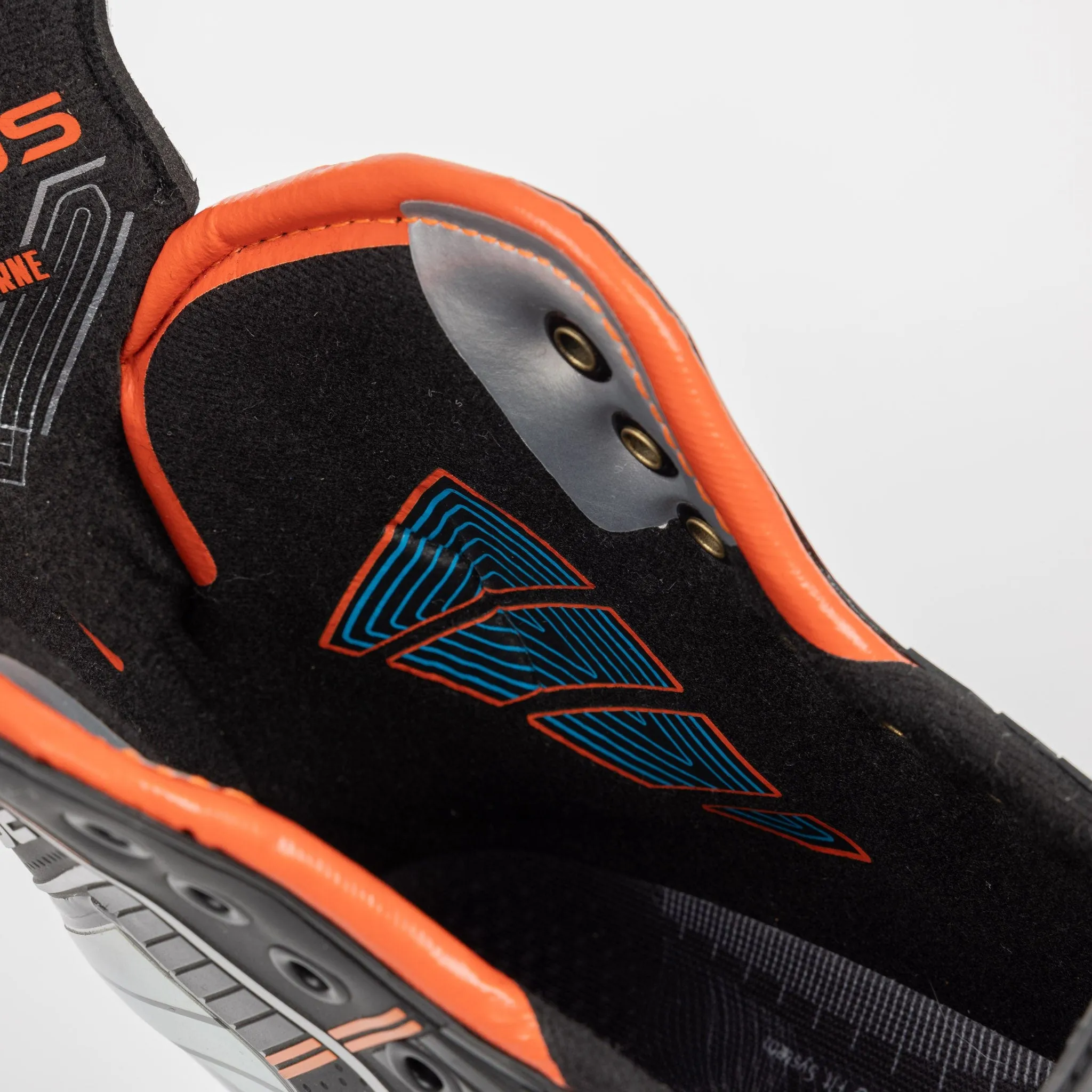 True HZRDUS 7X Intermediate Hockey Skates