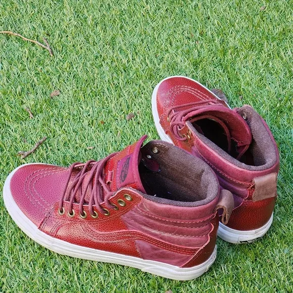 VANS Of The Wall - Women's Sneakers - SIZE 7