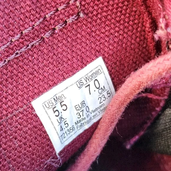 VANS Of The Wall - Women's Sneakers - SIZE 7
