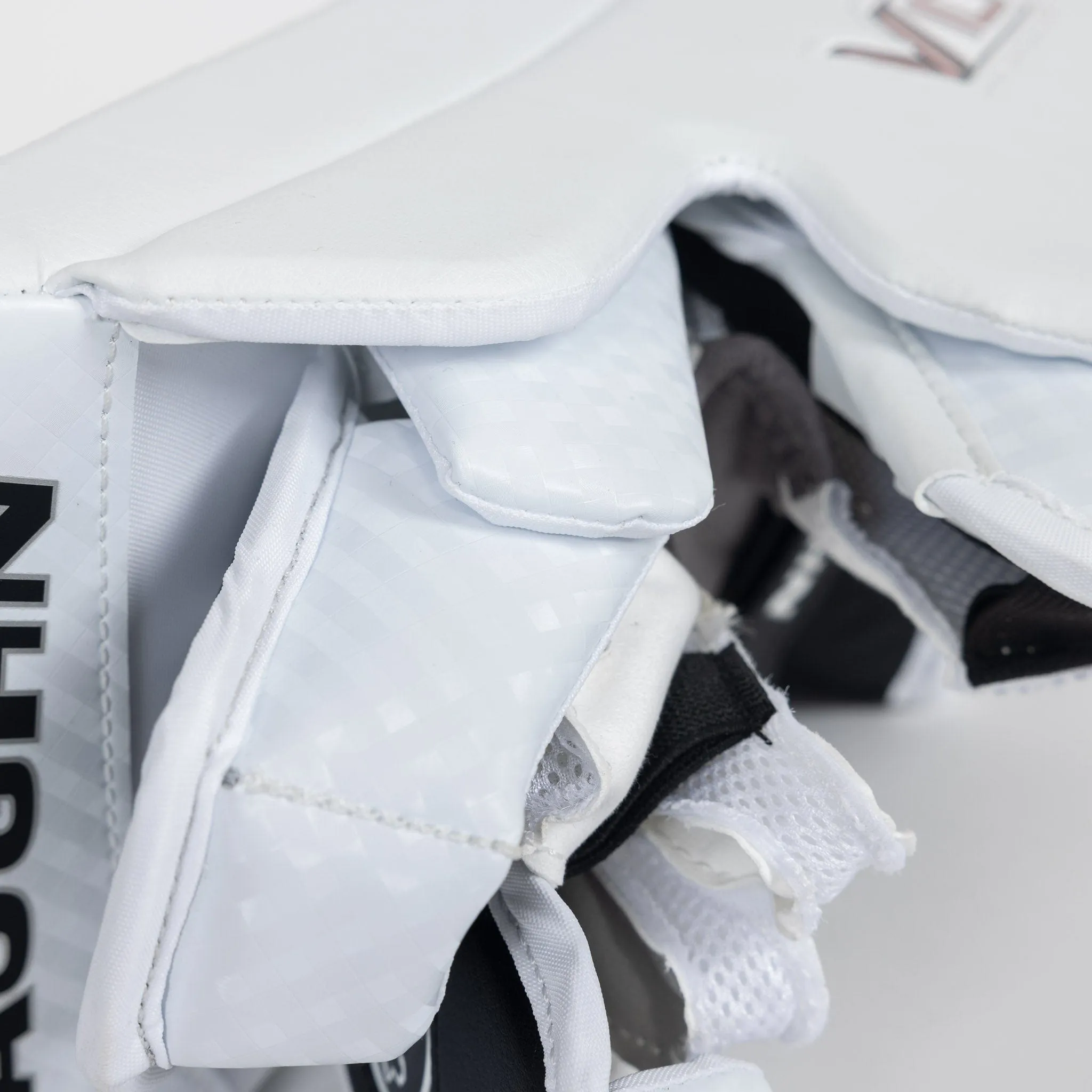 Vaughn Velocity V10 Junior Goalie Blocker