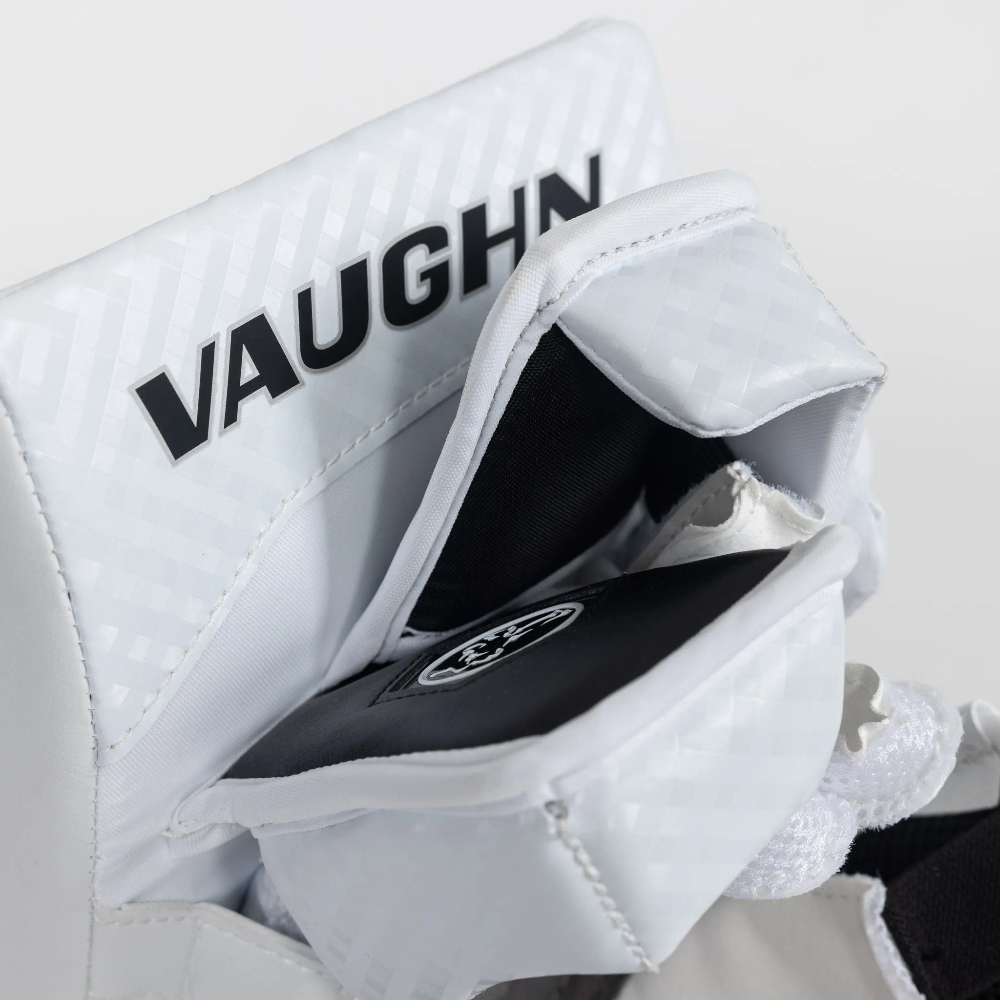 Vaughn Velocity V10 Junior Goalie Blocker